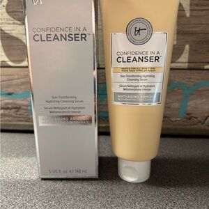 IT Cosmetics Confidence in a Cleanser - Cream and Silver